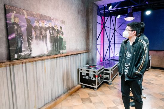 新疆阿图什杯足球邀请赛成功举办展现足球魅力